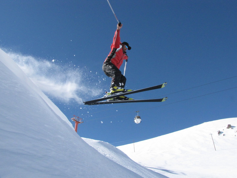 akbar jamshidnezhad, Pooladkaf Ski Resort