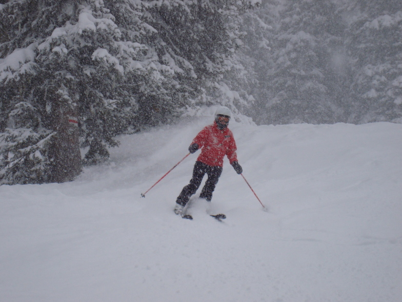 Liz Charnley skiing Davos