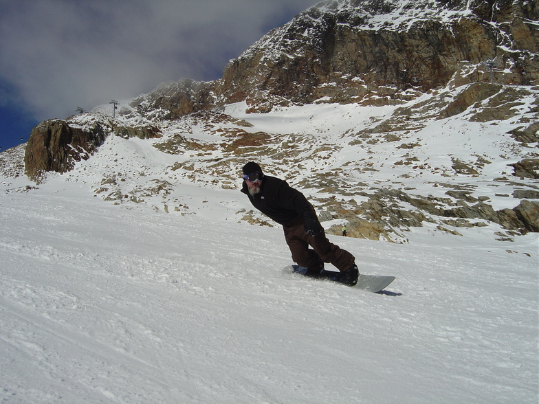 Toeside down the Tiefenbach Glacier at Solden., Sölden