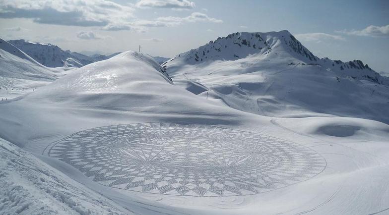 Aiguille Grive with snow circle, Les Arcs