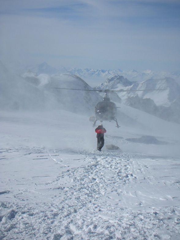 Heli landing - Pignes d'Arolla, Swiss Alps