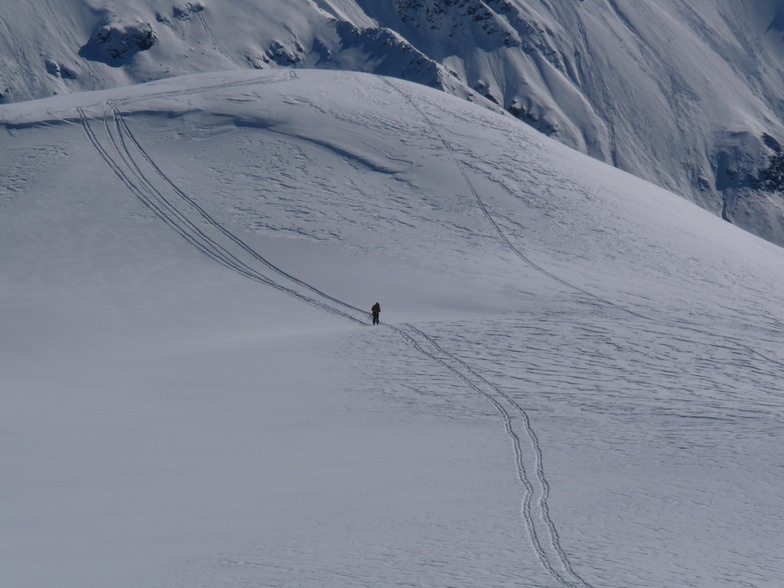 Skinning up Mount Sutton, Ohau