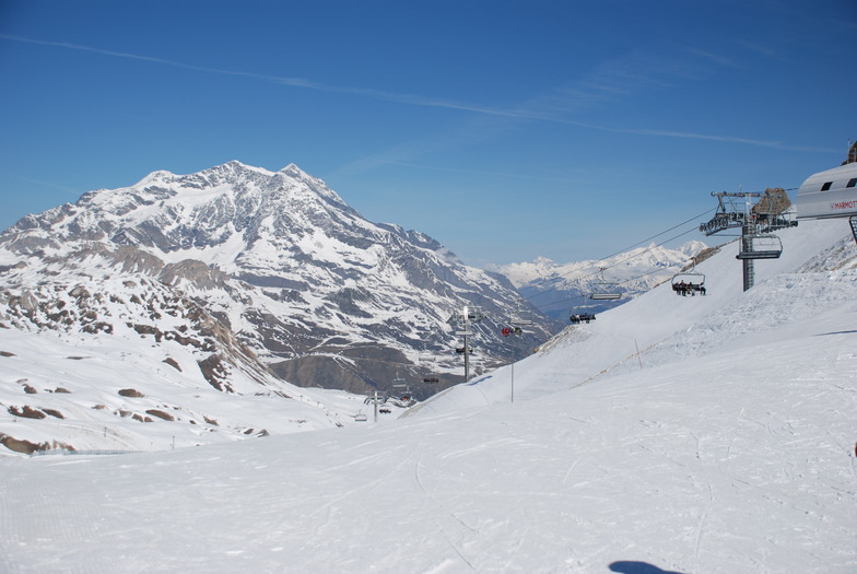 Betwrr Tignes and Val D'Isere