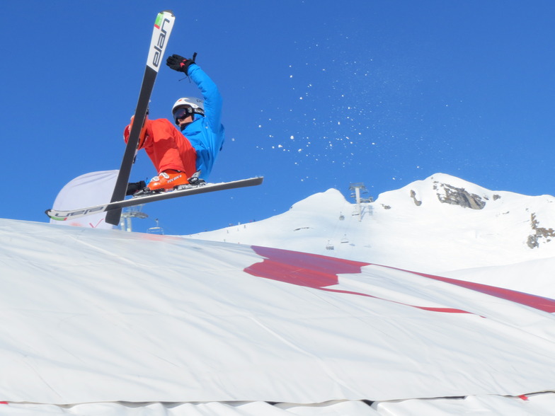 Mad Max at the Fun Park, Verbier