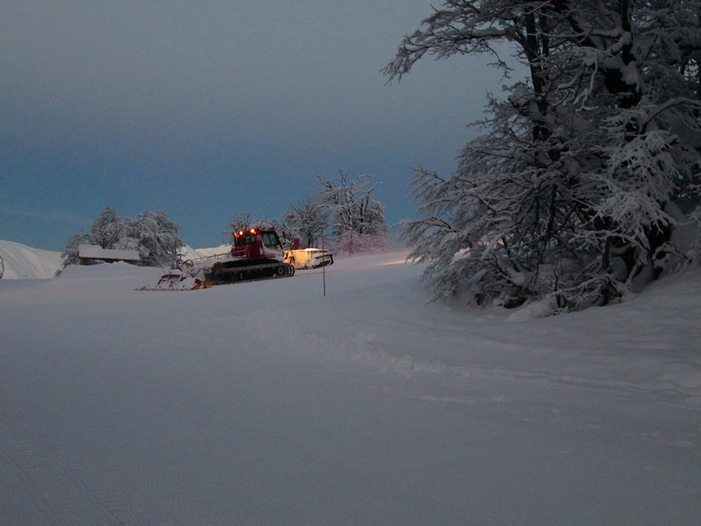 preparando pistas, Nevados de Chillan