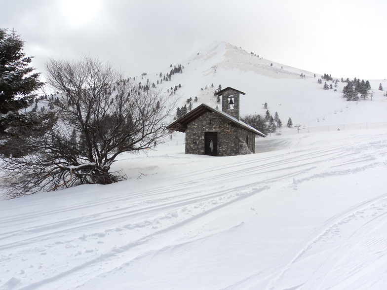 Άγιος Υάκινθος, Kalavryta Ski Resort