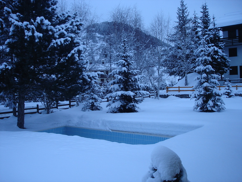 Brrrrrrr........icy dip, La Thuile