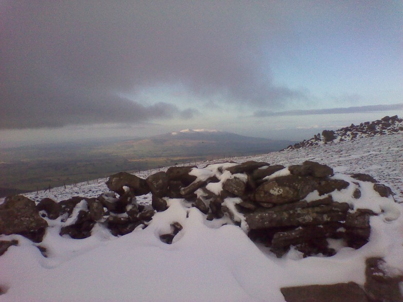 Snowy slopes of Knocknafallia and Knockmealdown from Seefin summit., Seefin (Monavullagh)