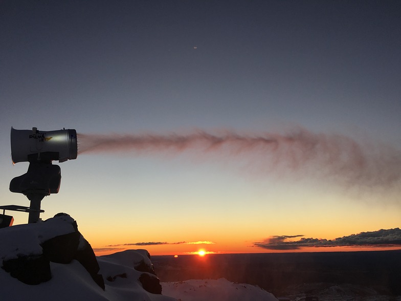 Sunset Snowmaking, Whakapapa