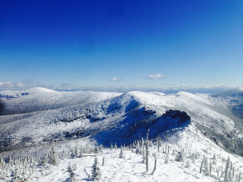 Selkirk Powder Heli-skiing Terrain shot sample