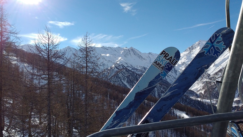 mountains on ski, Prali