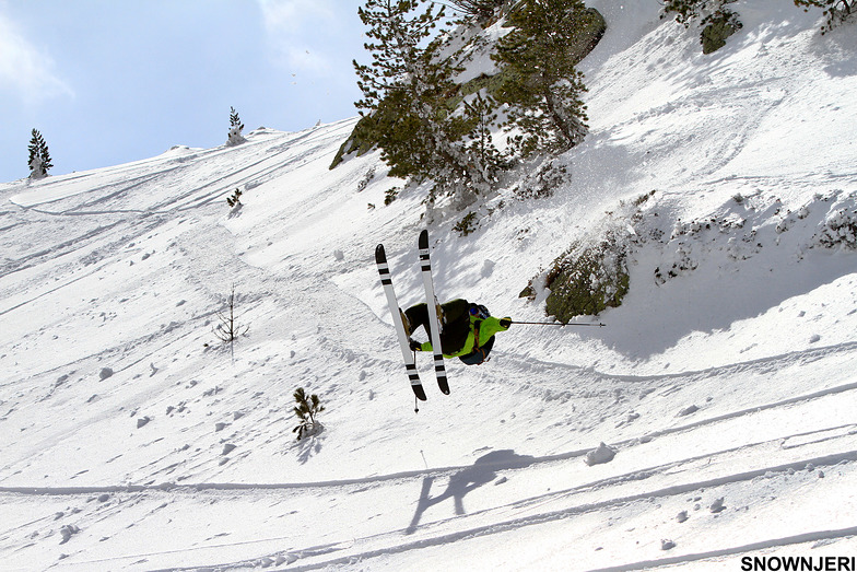 Pre landing stance, Brezovica