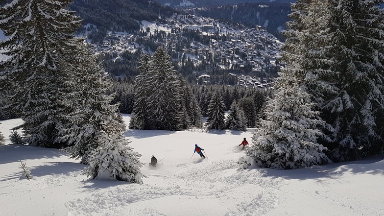 Villars at the buttom at the slope