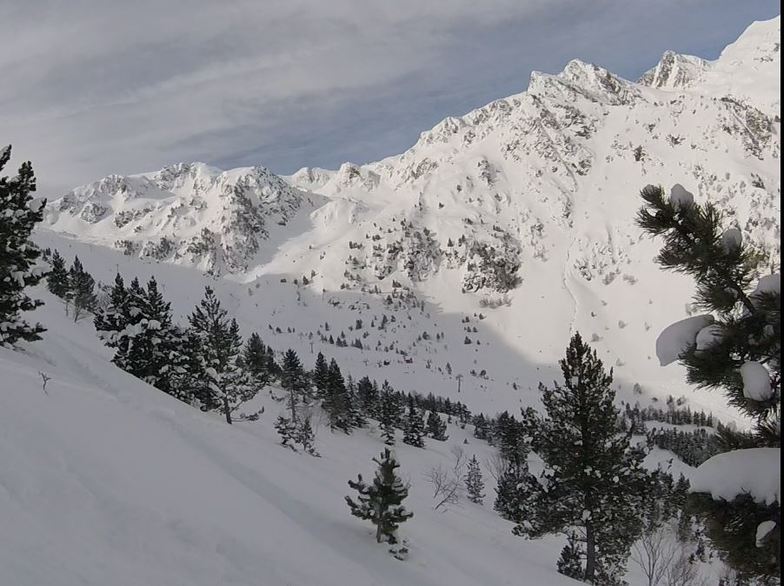 Scenery in a lift accesed run, Tavascan - Pleta del Prat