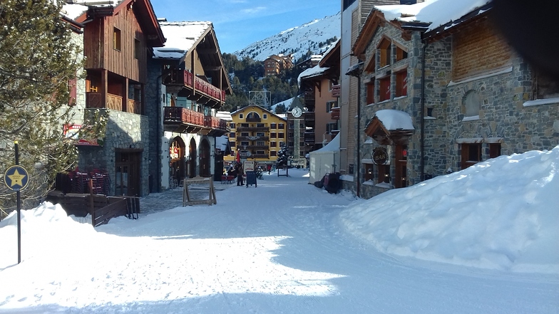 Lovely Village, Les Arcs