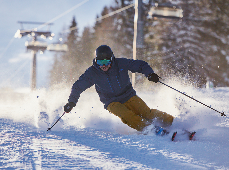 Skiing on track Lom, Cerkno