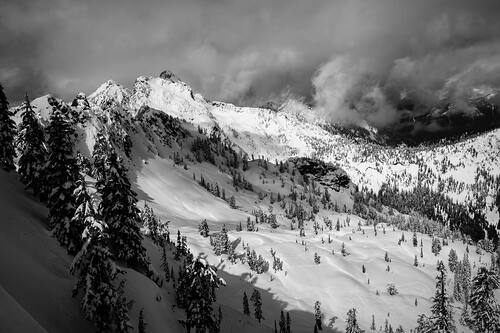 The Summit At Snoqualmie Ski Resort Guide Snow Forecast Com