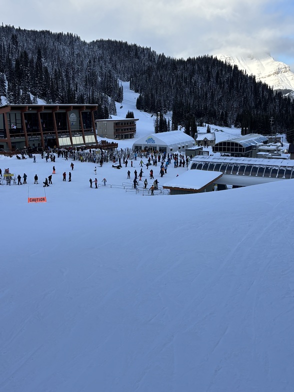 Sunshine village main lodge 