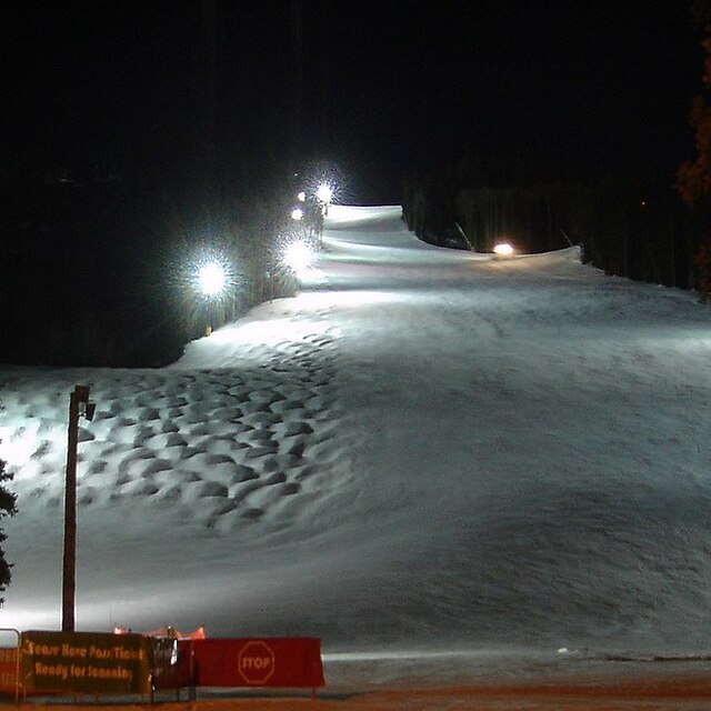 Night skiing, Loch Lomond Ski Area