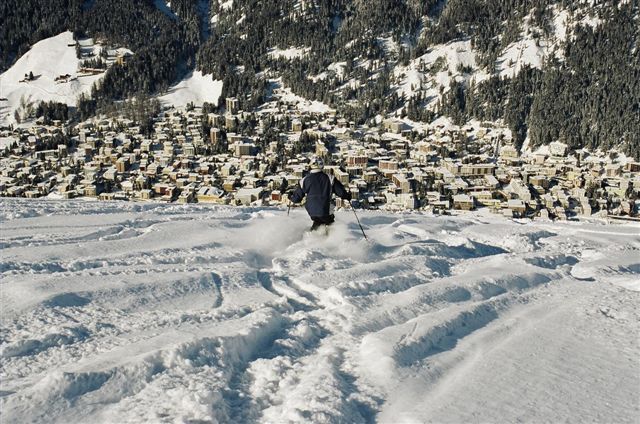 Tony skiing to Davos from Jakobshorn,Switzerland