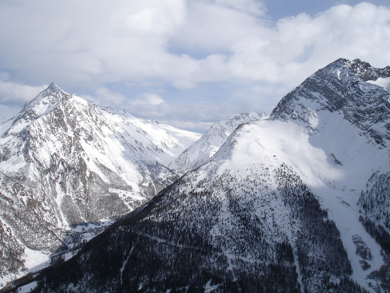 Proper mountains have points, Saas Fee