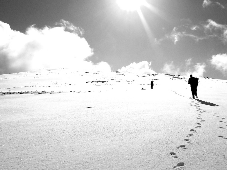 Tochal trekking in the snow