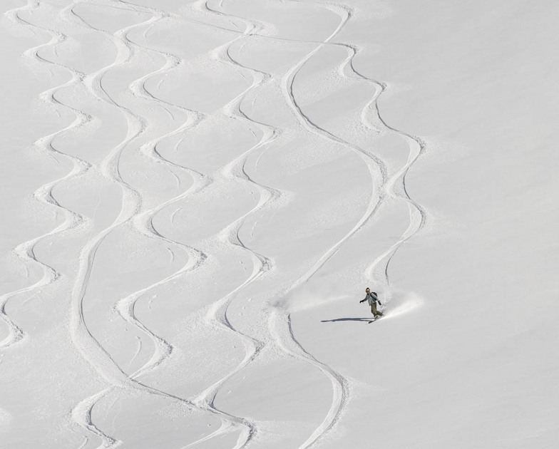 Arolla White lines