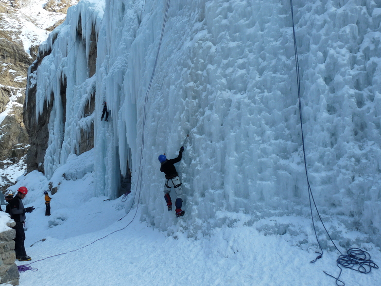 Hamaloon (Hameloon) icefall, Shemshak