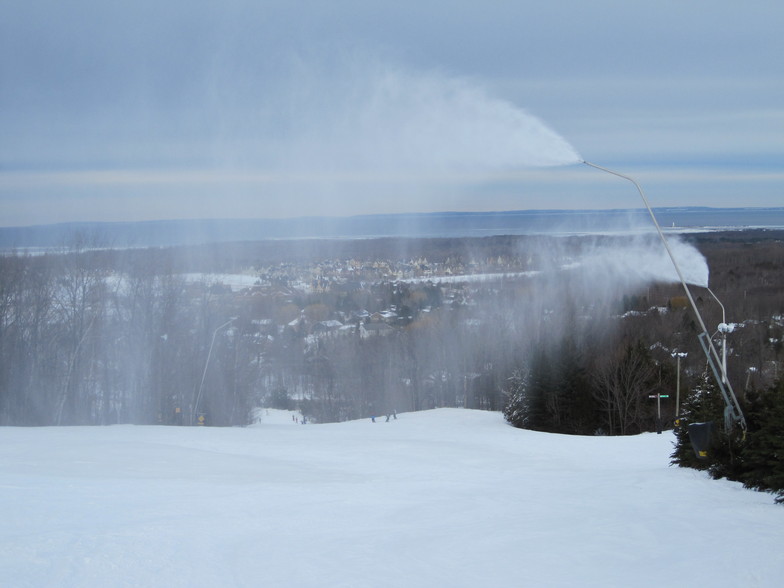 Blue Mountain artificial snowmaking