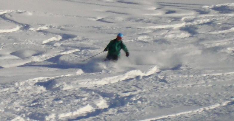 Aaron ripping Diretissima powder, Davos