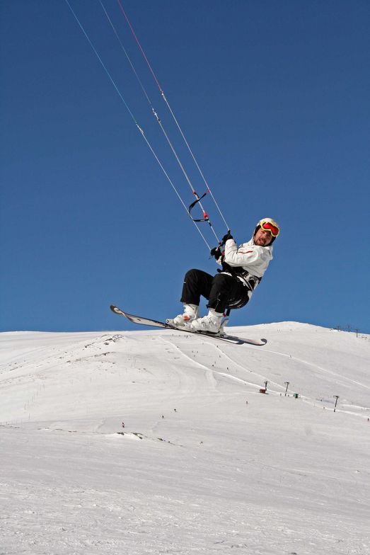 snow kite in mt voras kaimaktsalan greece