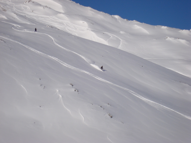 Brett rinding the eastern face of the Weissflugipfel, Davos