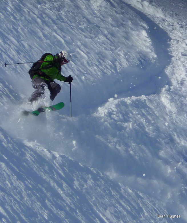 Off piste in the Combe Gers, Samoens